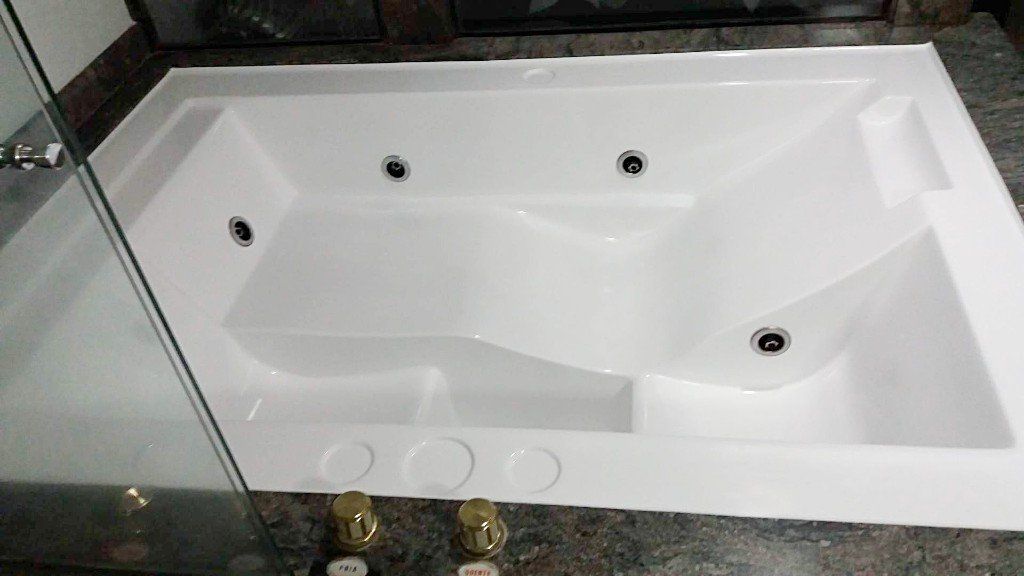 Troca de Cor de Banheira