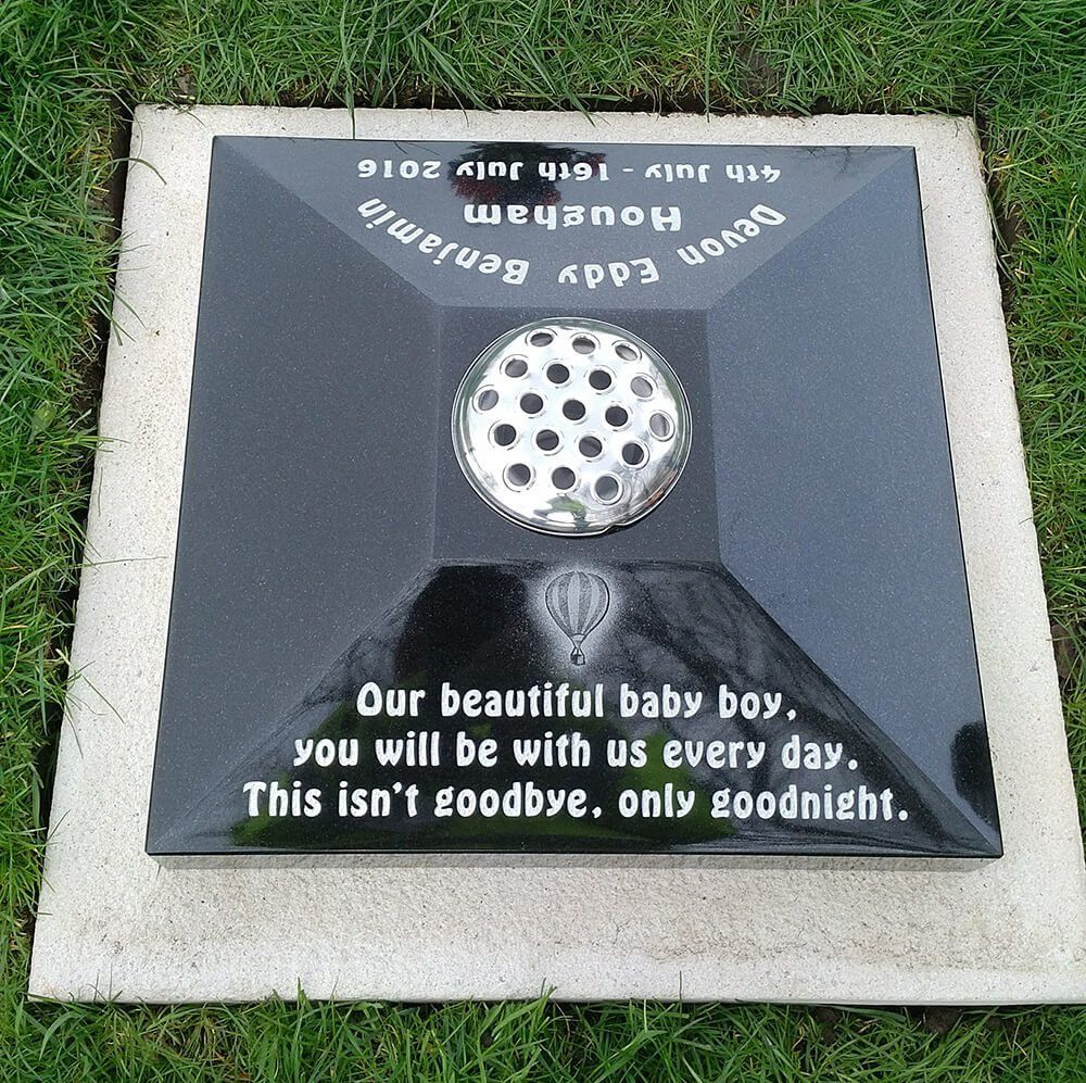 black cremation memorial