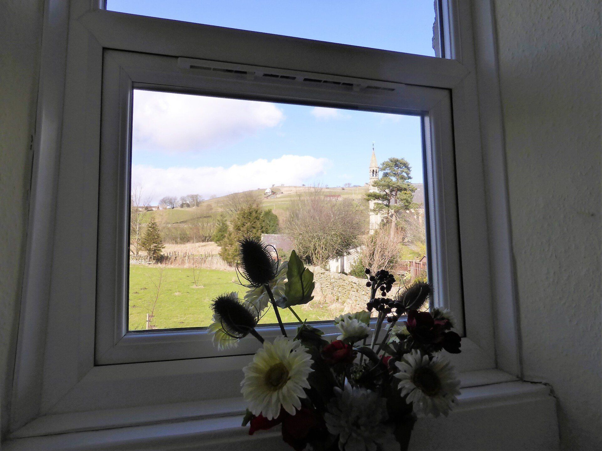 Black Dog House twin bedroom view