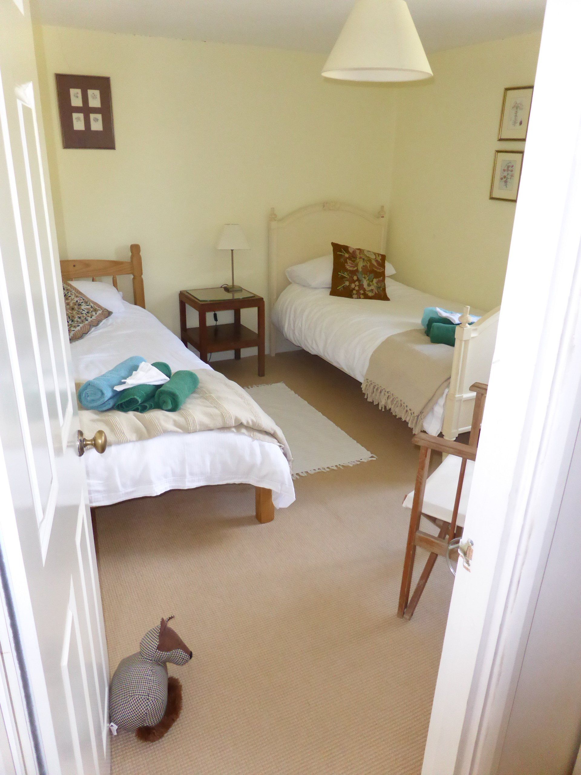 Black Dog House twin bedroom