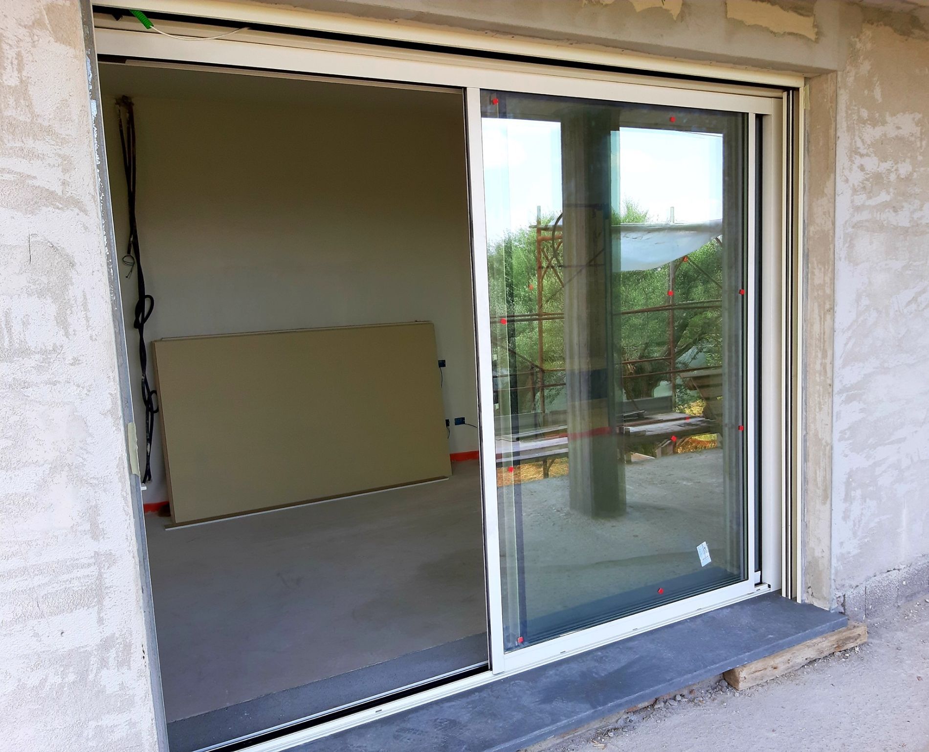 montaggio scorrevoli in alluminio