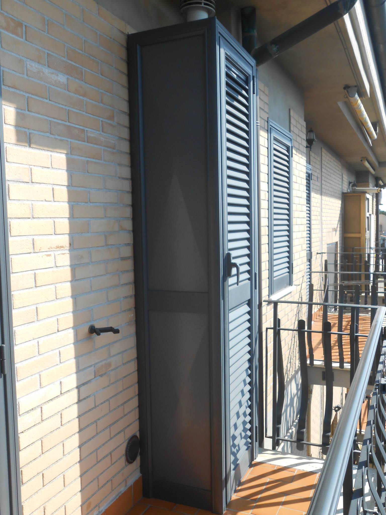 mobiletti in alluminio