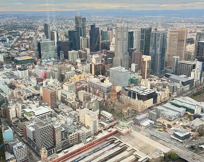 Building Melbourne roofs city view with a construction project 