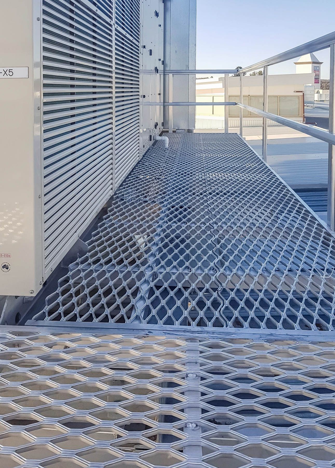 Marine-grade mesh aluminium walkways and platforms access WA