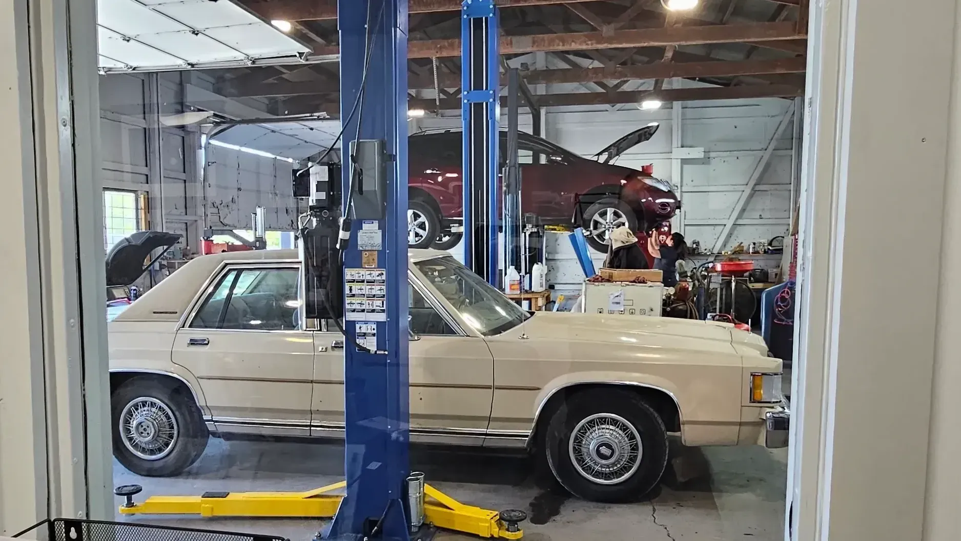 Jeff's Auto Repair interior