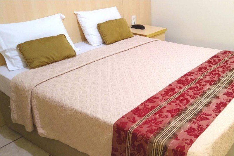 Cama do quarto luxo casal