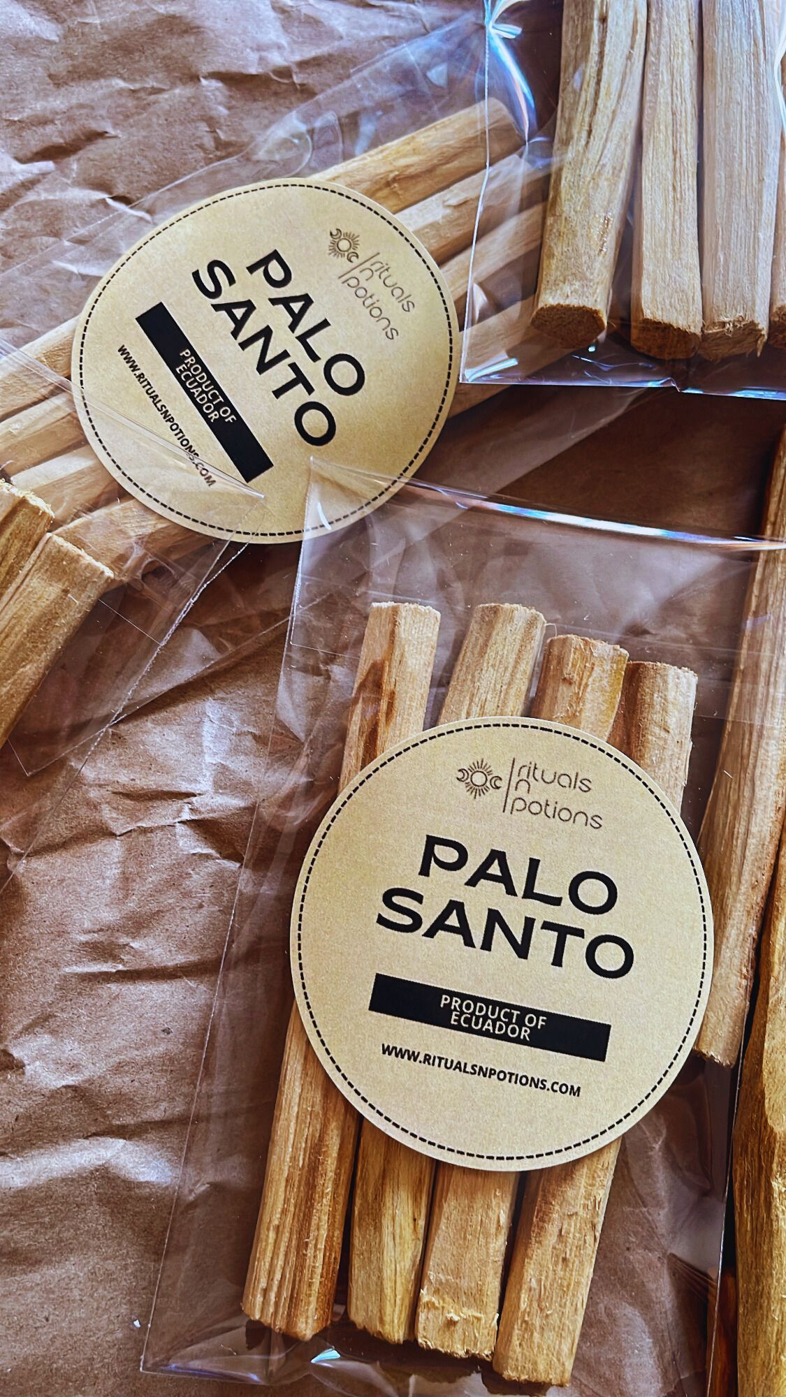 Premium Palo Santo Wood Sticks from Ecuador 100% natural and sustainably sourced  (4 sticks)