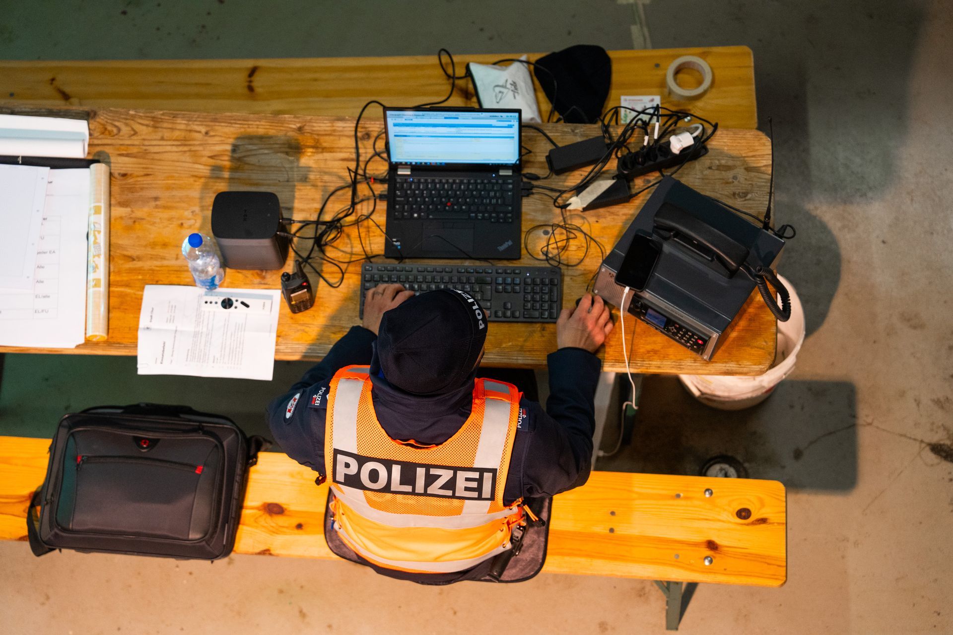 Führungsunterstützer in Kommandoposten