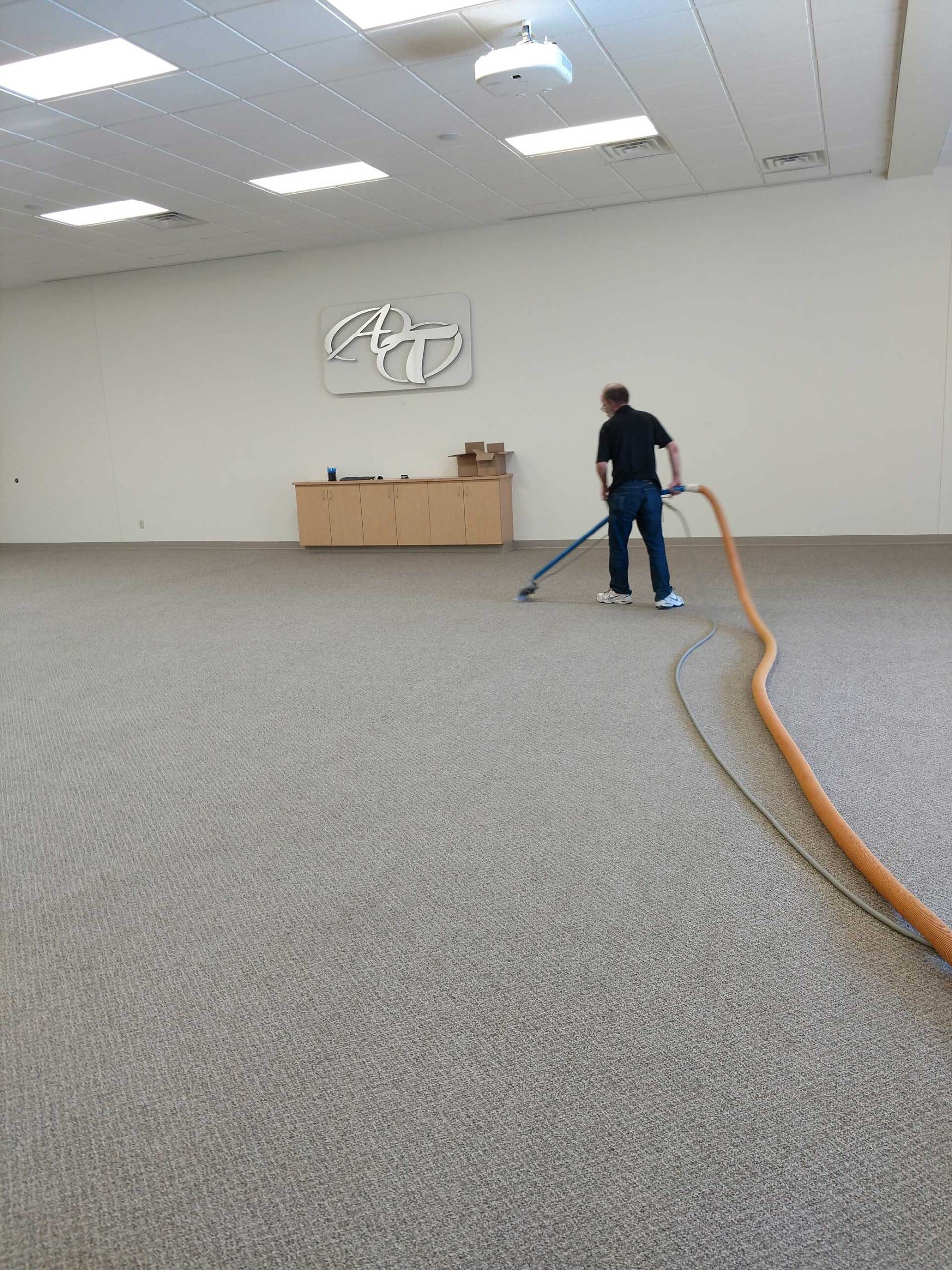 Spacious Room With Carpet Flooring — St. John’s, MI — Clover Carpet Cleaning