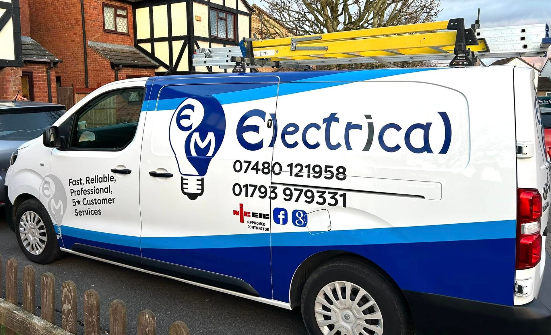 EM Electrical Contractors | Swindon Electricians