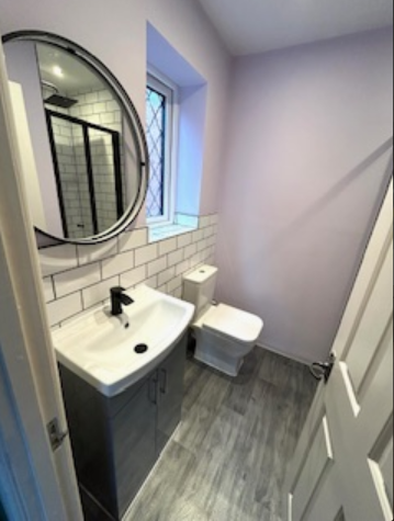 EM Electrical bathroom lighting