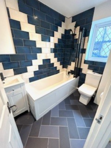 EM Electrical bathroom lighting