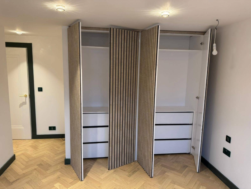 EM Electrical wardrobe