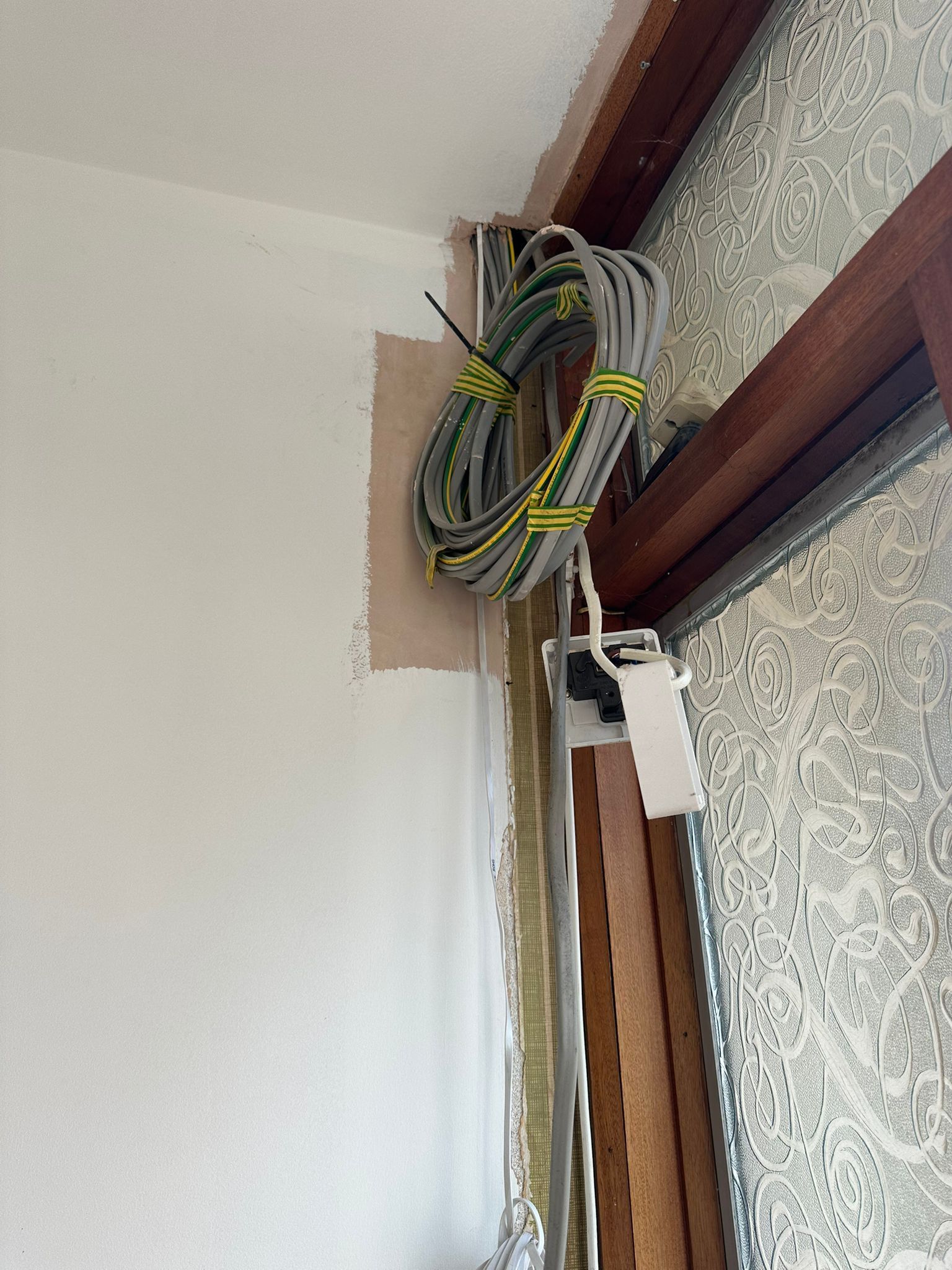 Emergency Electrician near me Swindon