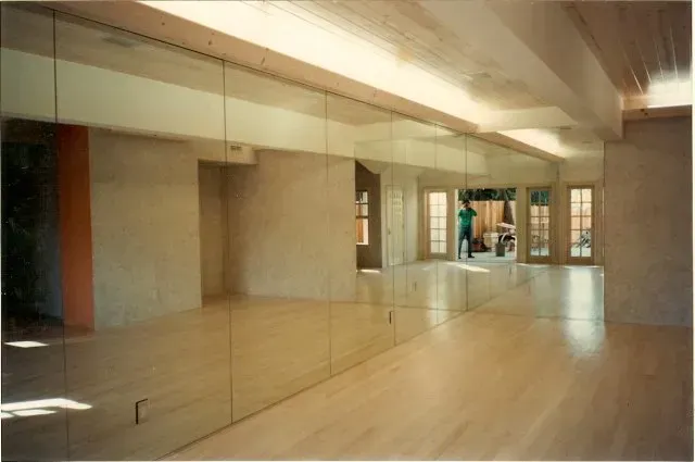 Mirror On Wall - Woodbridge, VA - Woodbridge Glass Co.