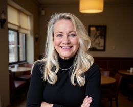 kelly lewis