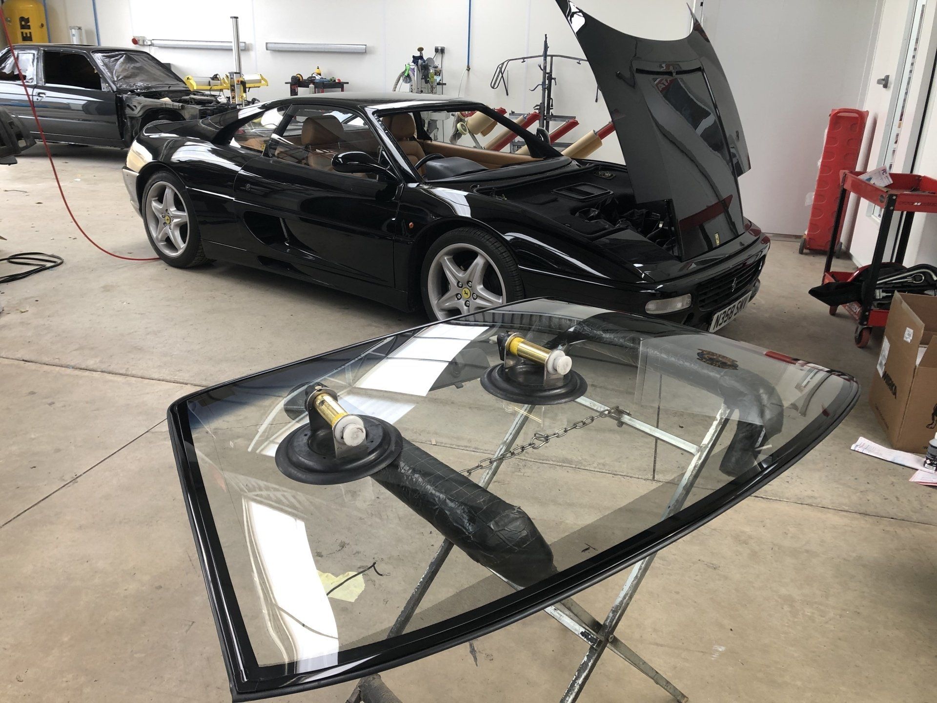 Mobile windscreen repairs