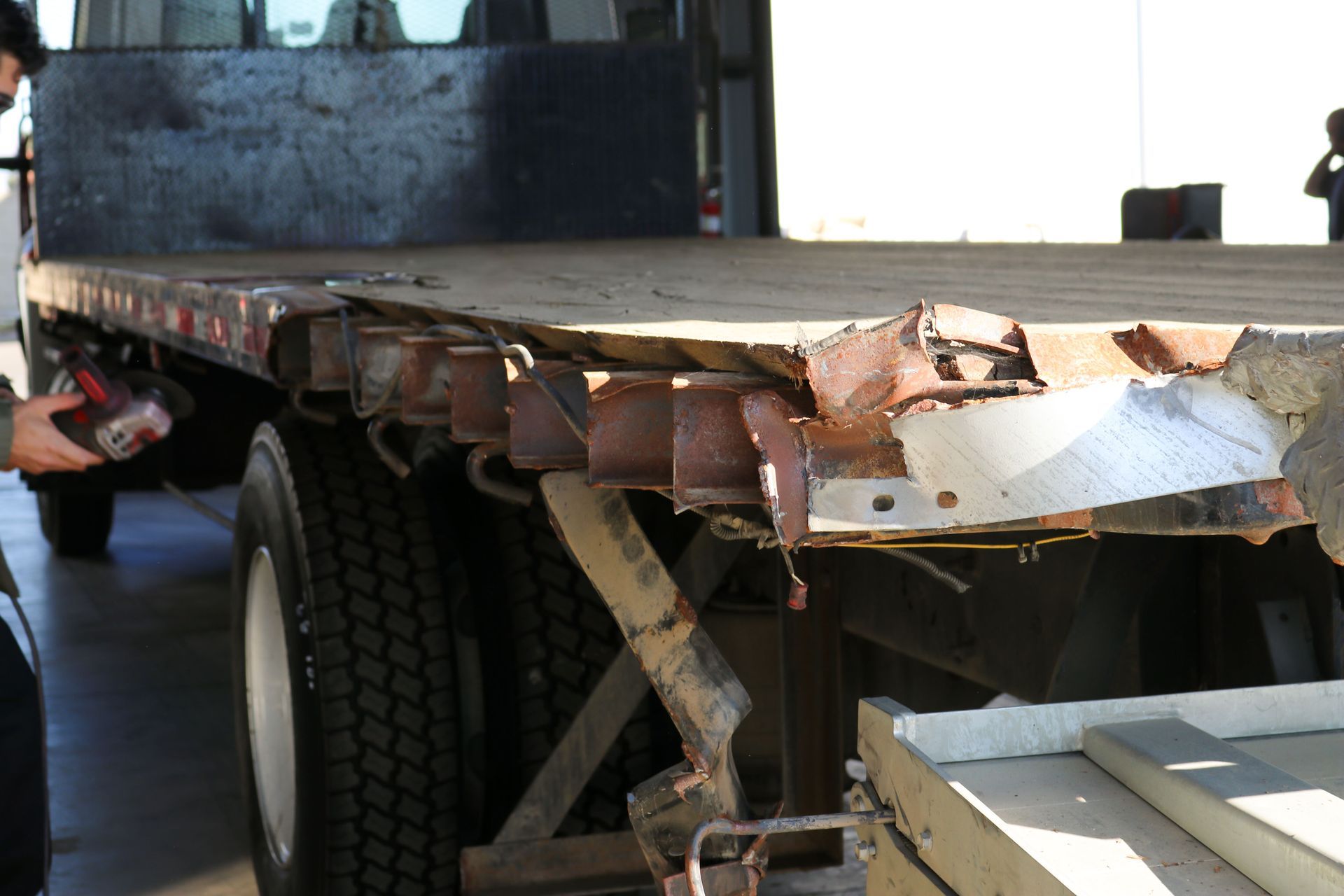 Auto body frame repair