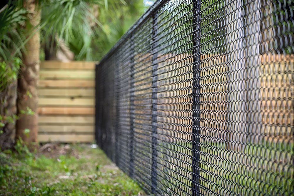 Vinyl, Wood and Aluminum Fence Installation in Buxton | Unique Fence Co.