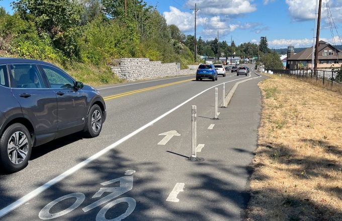 Silverdale roadway with bike lane and pedestrian path