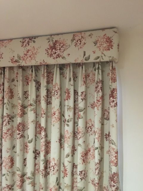 Curtain pelmet and curtains in a matching fabric