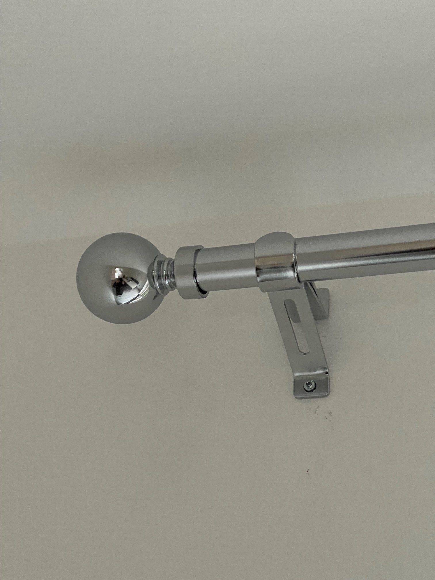 Curtain and Blind Fitters Graham Horniblew/Milton Keynes