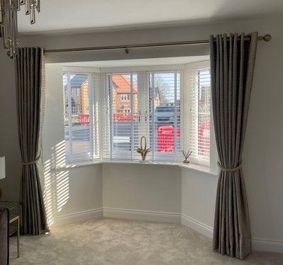 Curtains & Venetian Blinds for a bay window