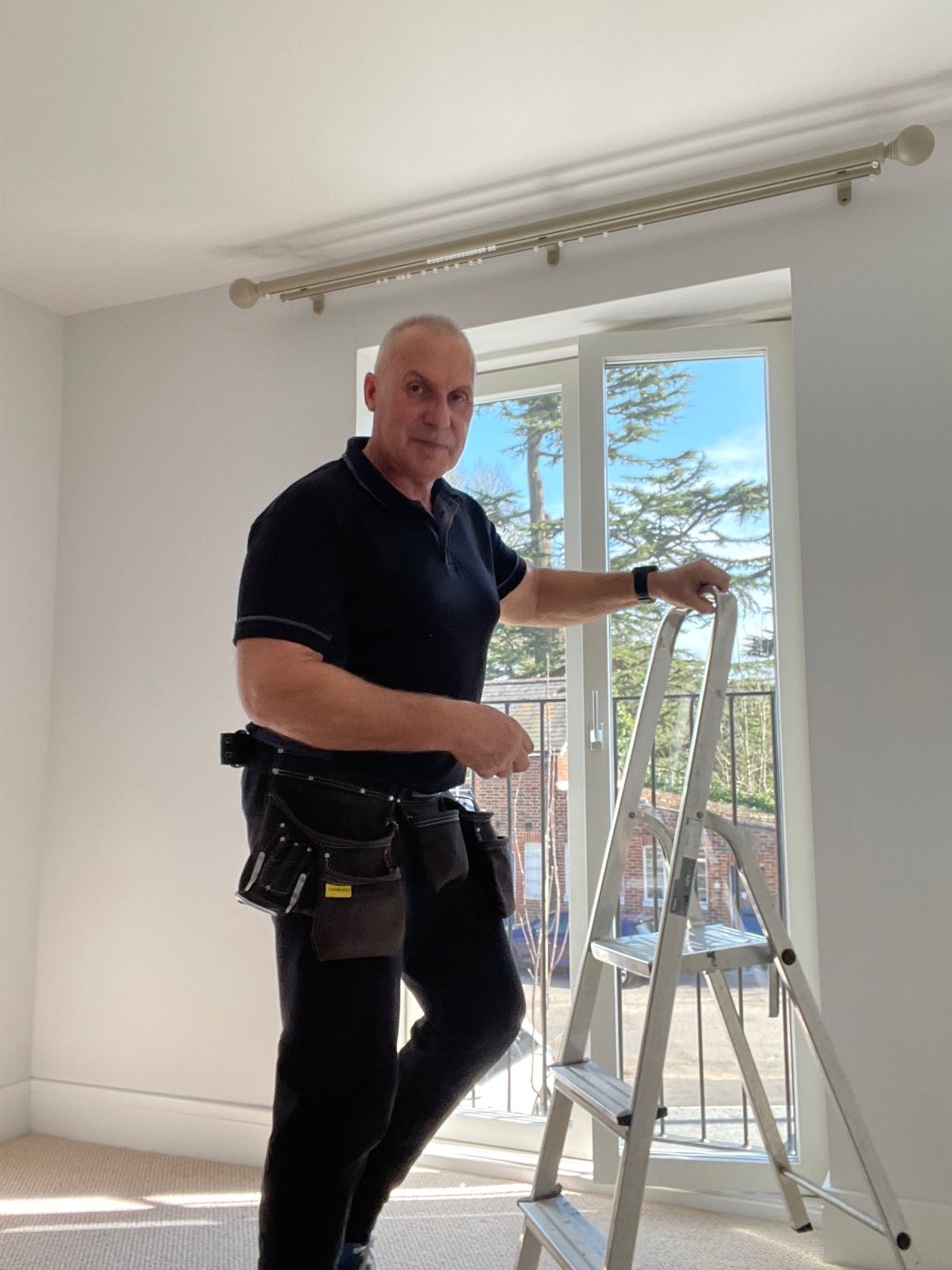 Curtain & Blind Fitters, Milton Keynes @grahamhorniblew