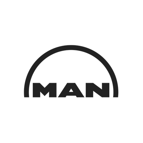 Um logotipo preto com a palavra "MAN" em letras maiúsculas, inscrito em um semicírculo preto sobre um fundo branco.