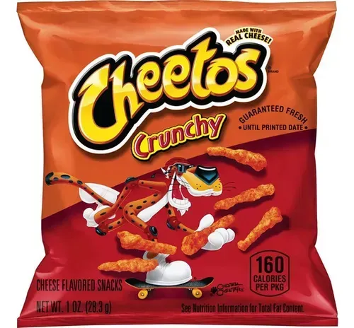 Bolsa de Cheetos Crunchy con Chester Cheetah, empaque rojo y naranja.