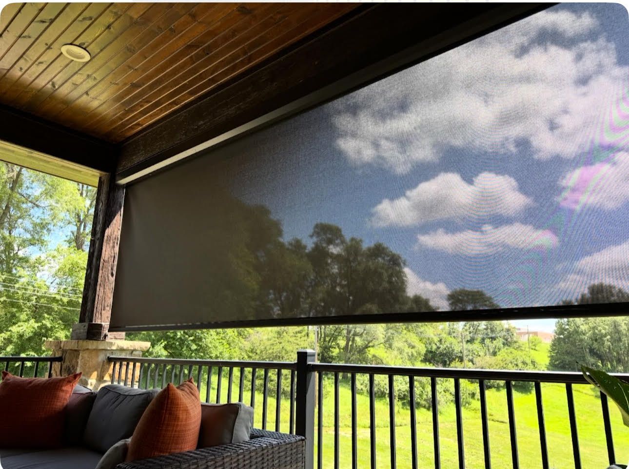 Hunter Douglas PowerView® App and Pebble® Remote for use with PowerView® Automation