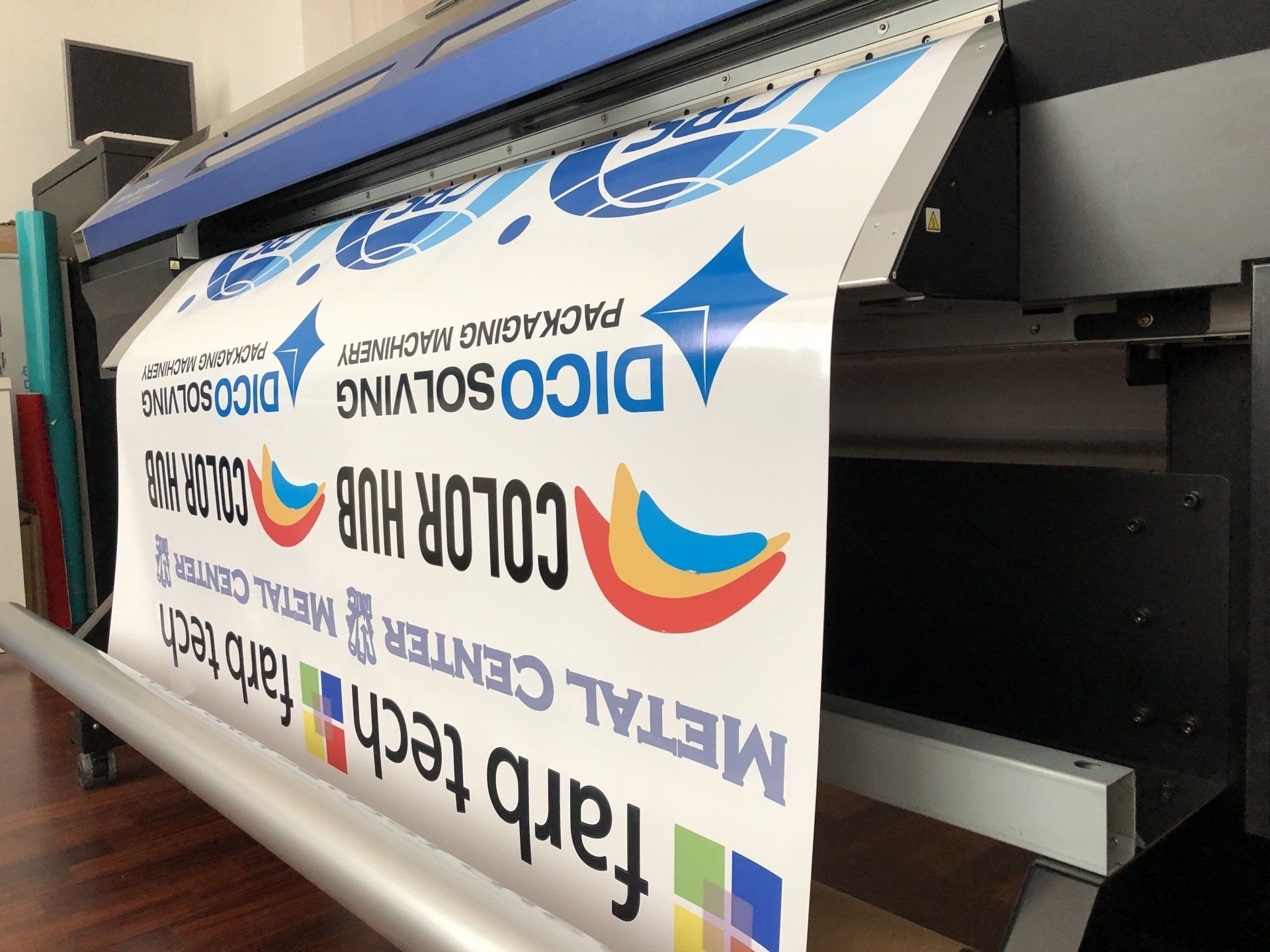 Adesivi a stampa e intaglio