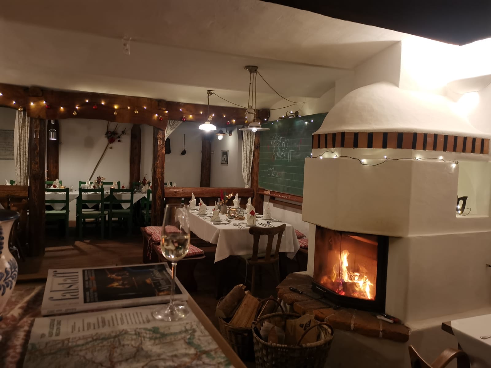 Kaminofen im Heurigen Lokal