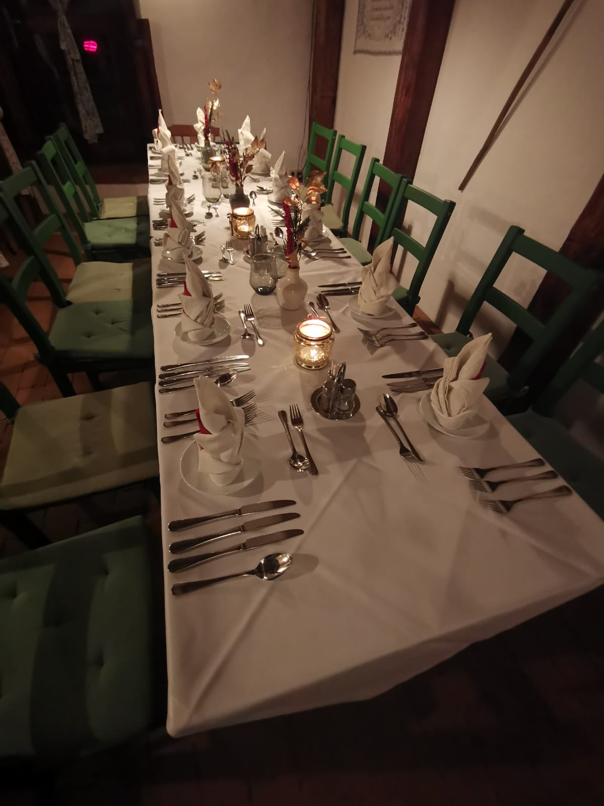 elegant gedeckter Tisch