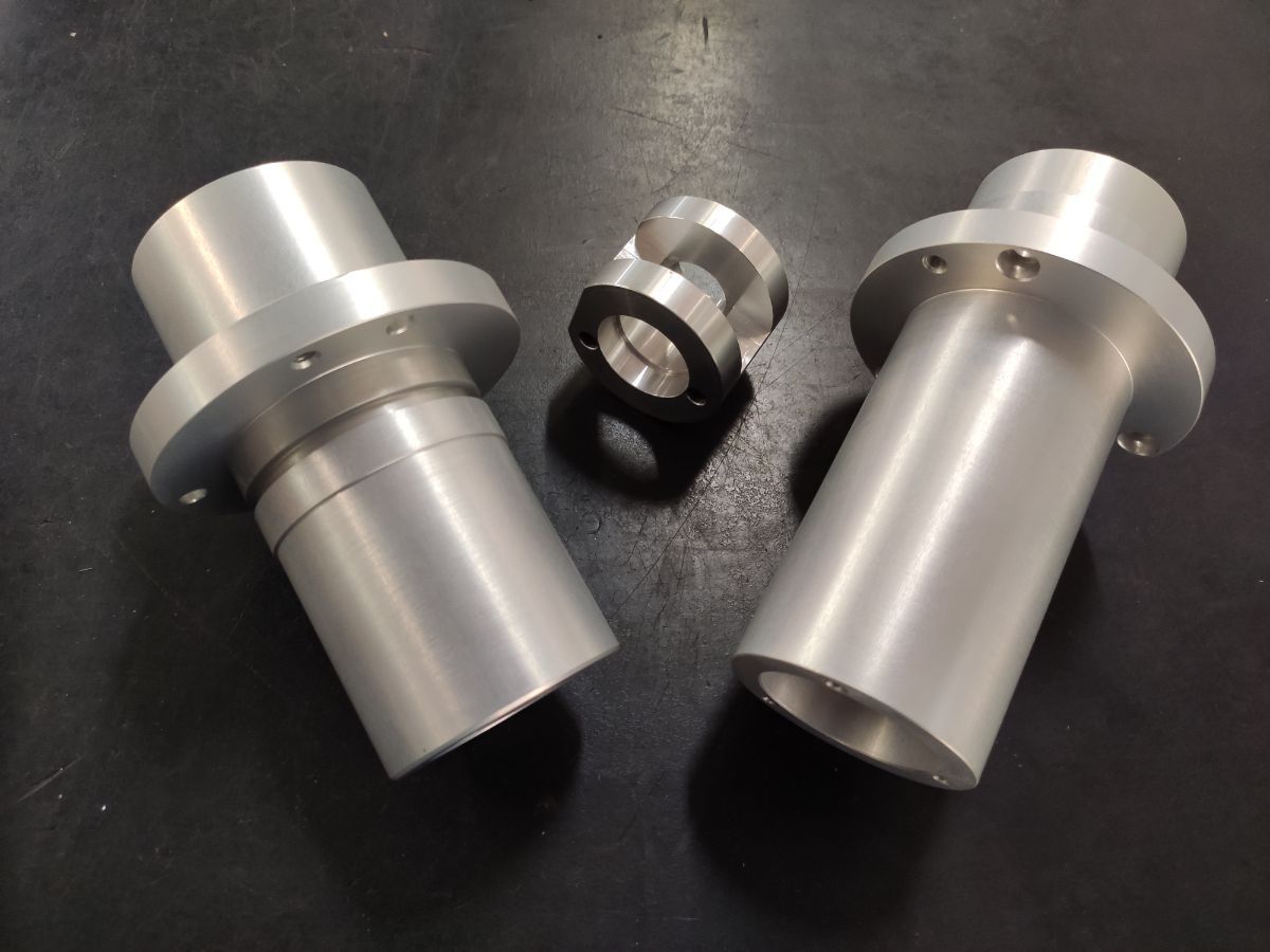 componenti metalliche realizzate tramite tornitura di precisione