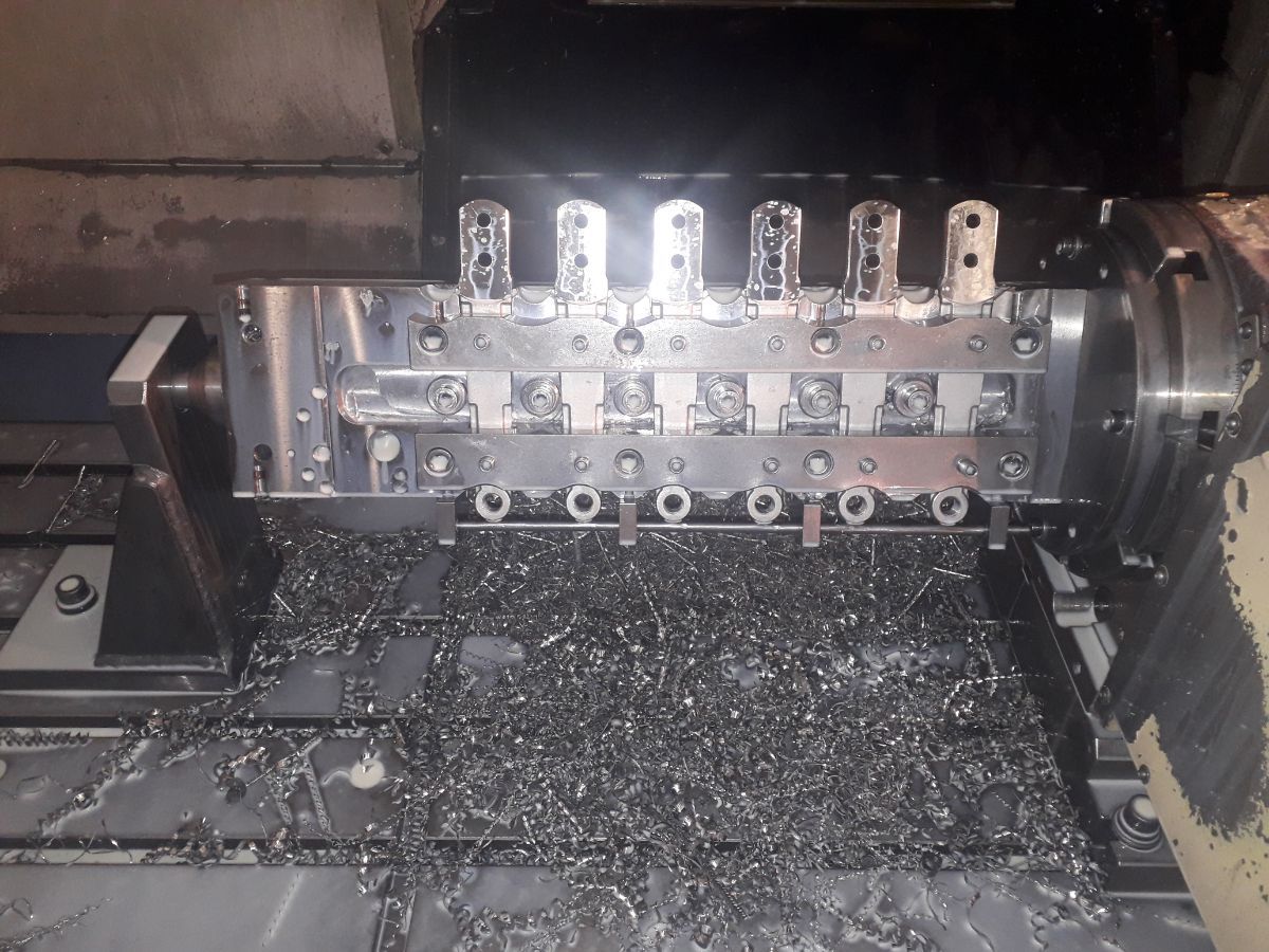 fresatura verticale a 4 assi