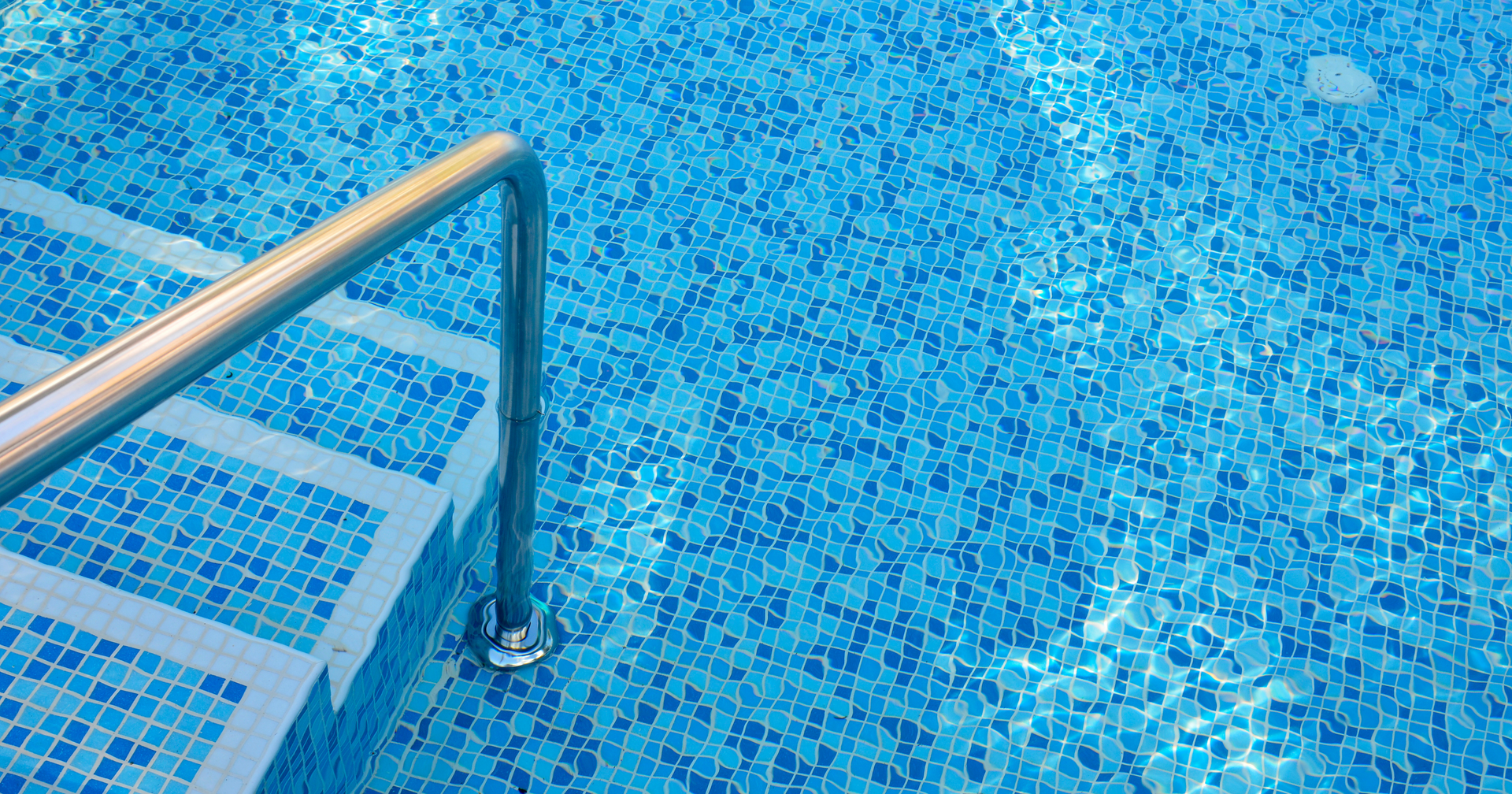 Superior Pools' Guide to Choosing the Perfect Pool Liner for Your Oasis