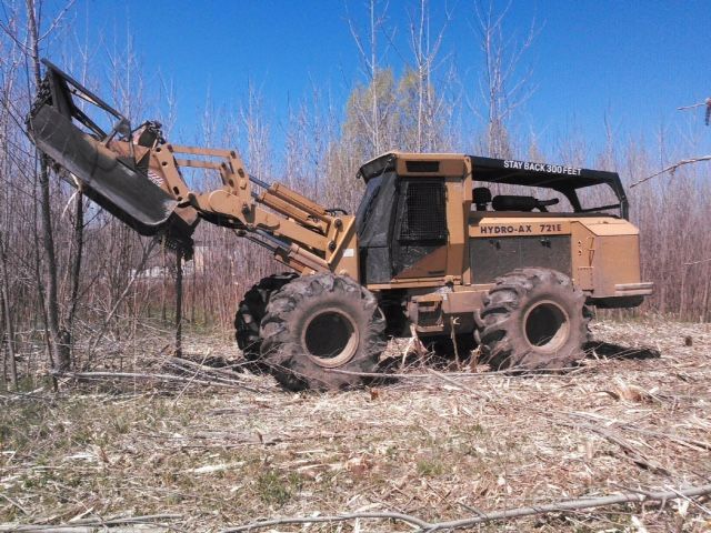 A bulldozer with the word ford on the side