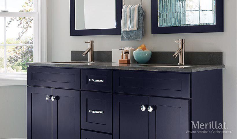 Merillat Masterpiece Martel in Maple Midnight Painted