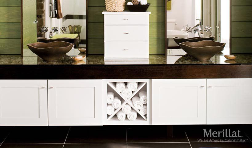 Merillat Masterpiece Montresano in Maple Dove White Painteded