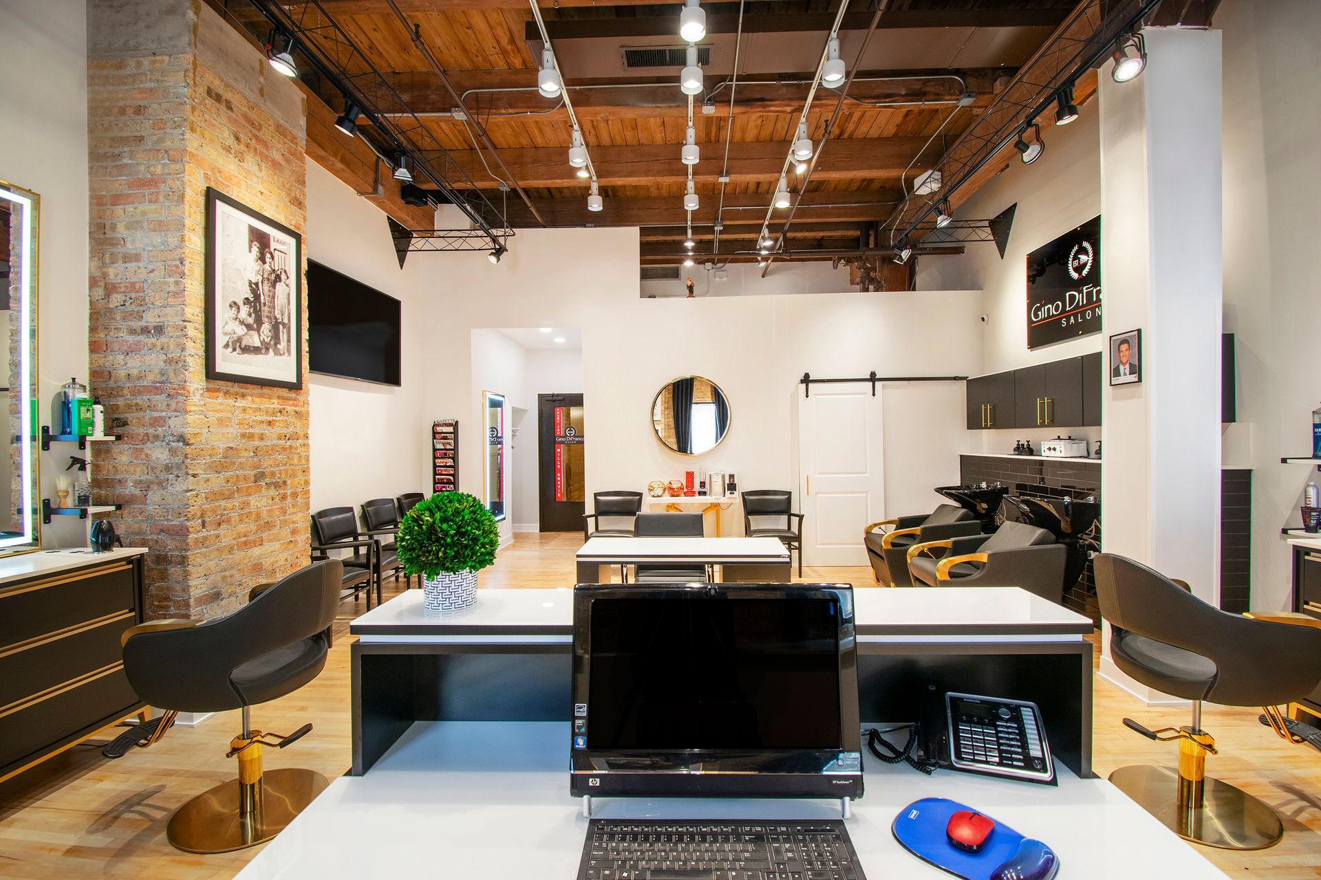 Gino DiFranco Salon - Location - River North Hair Salon - Spa - Barber Shop - Chicago