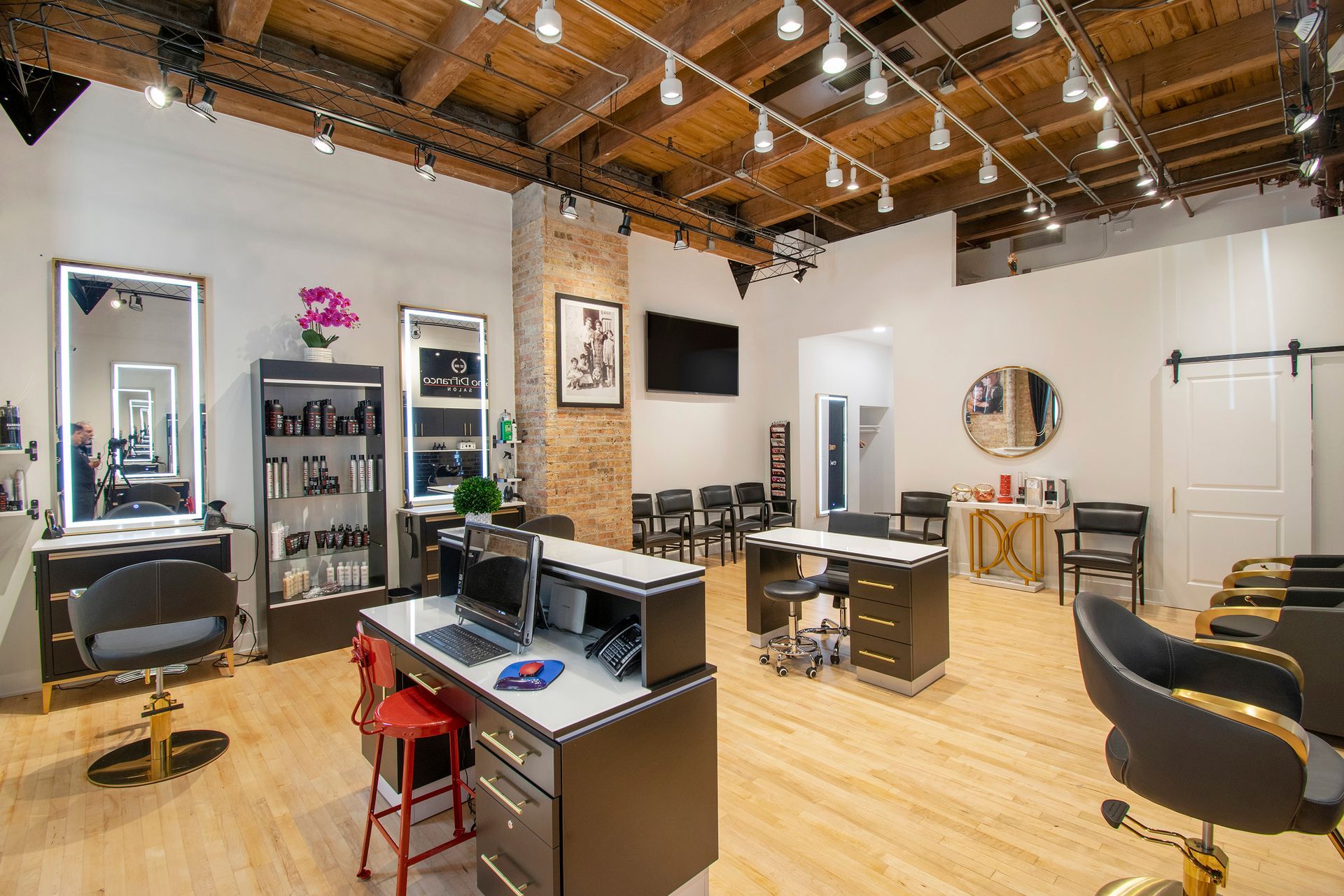 Gino DiFranco Salon - Stylist - River North Hair Salon - Spa - Barber Shop - Chicago