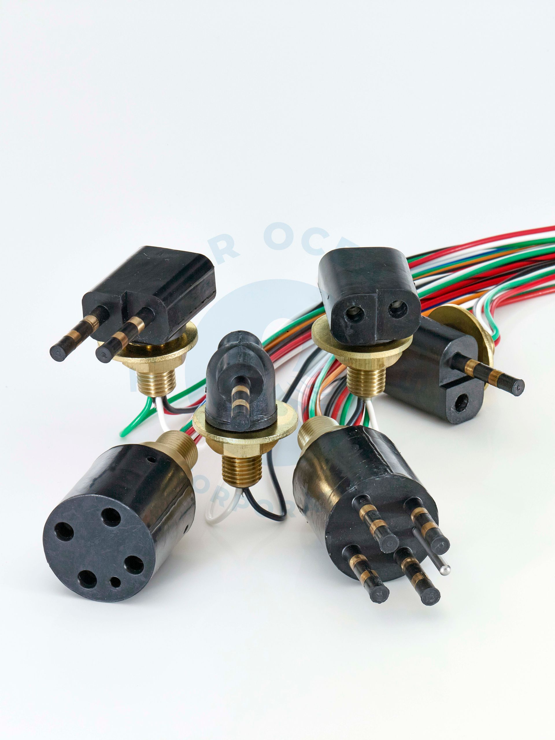 A bunch of electrical connectors with wires attached to them