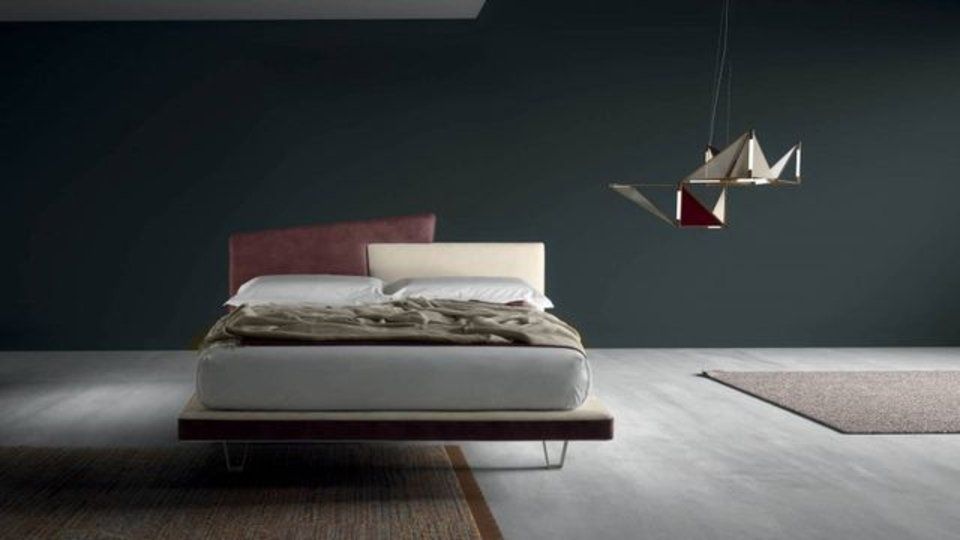 camera da letto con arredi in stile minimal