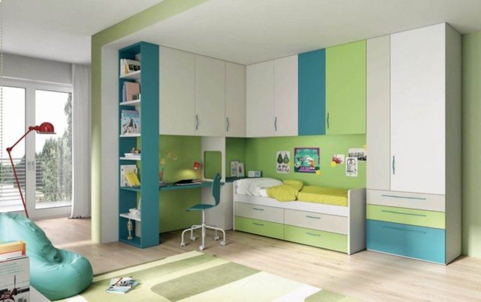 cameretta con arredi verdi, azzurri e bianchi