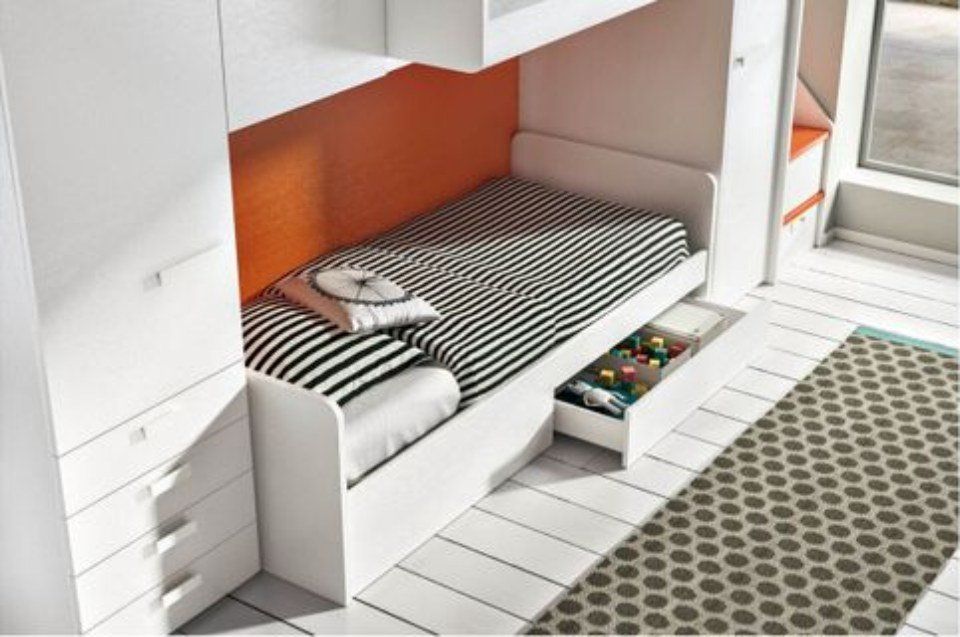 camera con letto singolo con cassetti