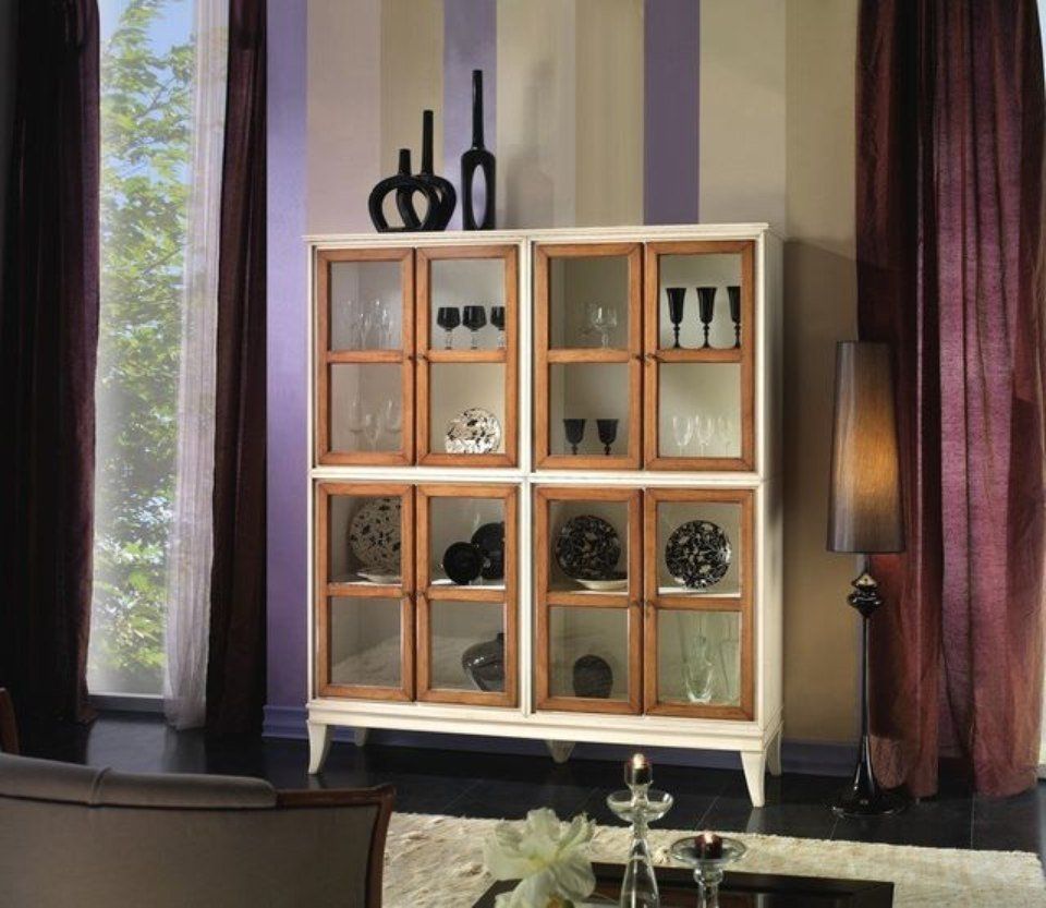 mobile vetrina con elementi bianchi e in legno