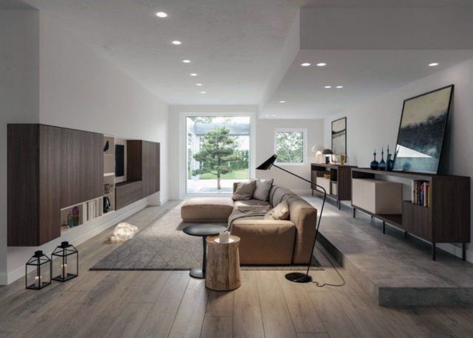 salotto con arredi sofisticati in legno