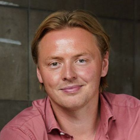 Ansiktet til Simon Bentsen.