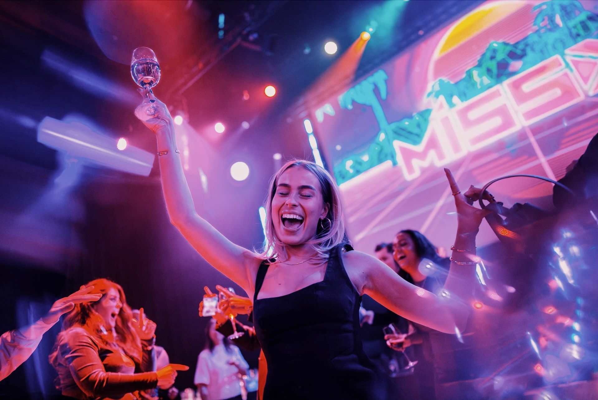 event management gir glade gjester